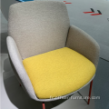 Chaise de visiteur à la back-office moyen confortable beige confortable